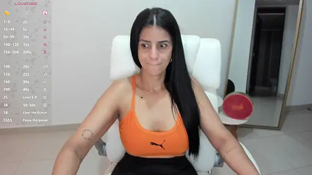 renata_t_ élő XXX-chatje