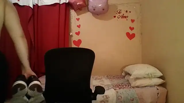 imsohornydacom élő XXX-chatje