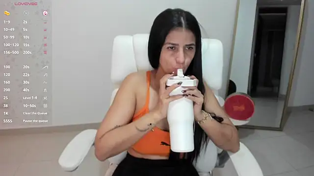 Chat +18 de renata_t_ ao vivo