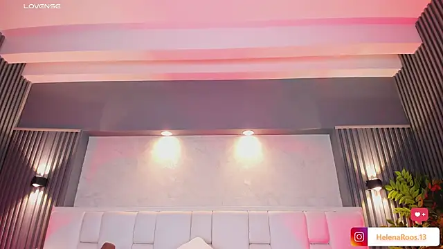 HelenaRoos' Live XXX Chat