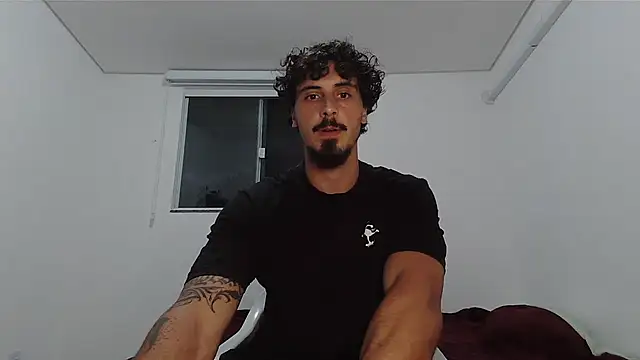 milkoffe: διαδικτυακό σόου στην κάμερα