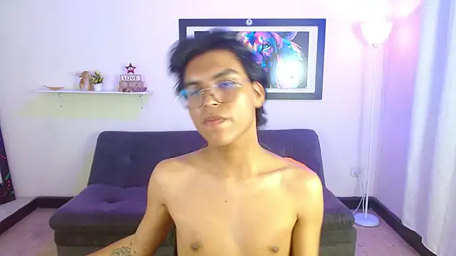 Maecum18's Live XXX Chat