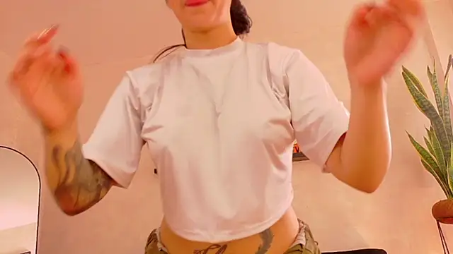 EmmyEvans1 Live XXX-chat