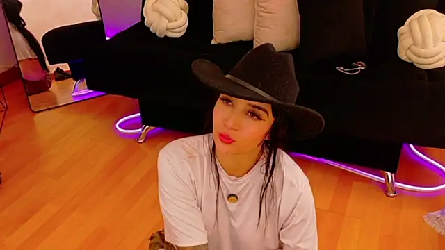 Chat XXX en directo de EmmyEvans1