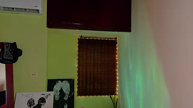 Chat +18 de Emma__Blanco ao vivo