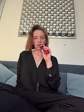 Show modela Take_Me_Awayy na web-kameri