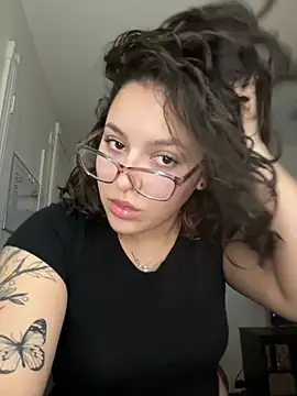 Chat XXX en directo de babykalirose