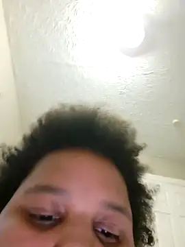 XXX chat uživo modela chocolate_bella