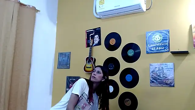 XXX chat uživo modela skinnyverus18