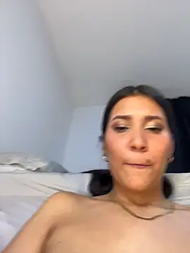 IsabellaJoness_: απευθείας συνομιλία ΧΧΧ