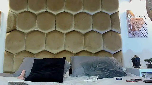 XXX chat uživo modela Mia_Reyesjs