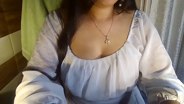 Chat XXX en directo de Yashika_Loves