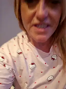 Isabellaa04 即時 XXX 聊天