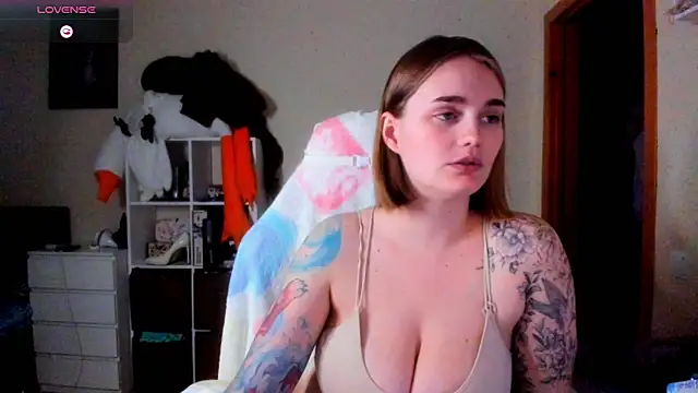 AnyshaCat Chat XXX in diretta