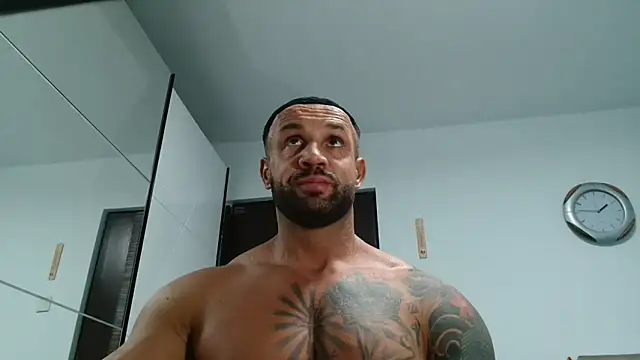 Magnificmuscles89 – Kamerová šou