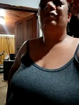 Mia-Glow Chat XXX in diretta