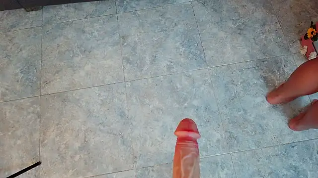 mia_roux1 élő XXX-chatje