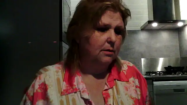 Sylviastar46 Live XXX Chat