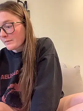 Chatroom XXX en direct de PussiesnCream_