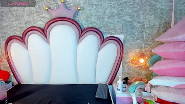 EmmaCrushのライブXXXチャット