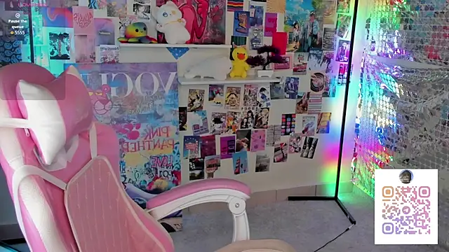 XXX chat uživo modela hey_tessa