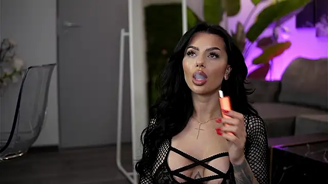 XXX chat uživo modela Ivy_Trix