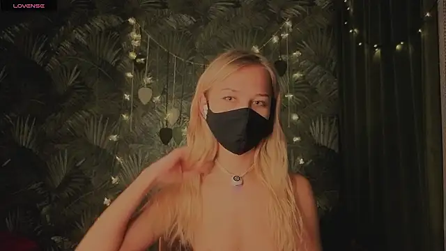 Chat +18 de EternalOphelia ao vivo