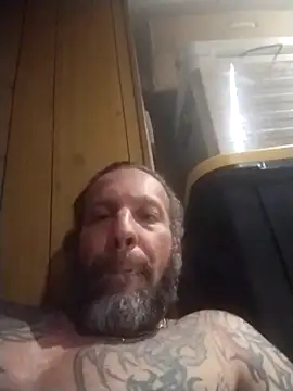 AceticPinscher 即時 XXX 聊天