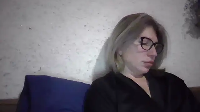 แชท XXX สดของ fox_red_lady7