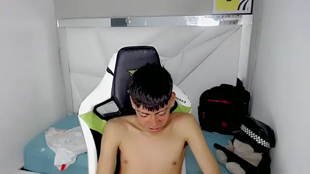 Liarr_ – Naživo XXX chat