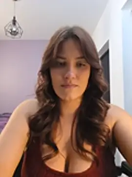 Chatroom XXX en direct de MiaRides19