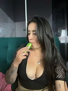 Pertunjukan Kamera Web Antonella_Julieta