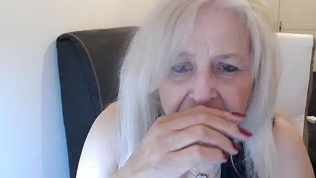 SusiLifeXXX: онлайн-секс-чат