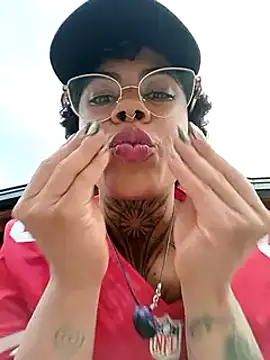 Canela_Osada_ – Naživo XXX chat