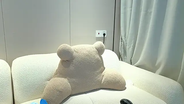 Show modela Uizzzqvq3 na web-kameri