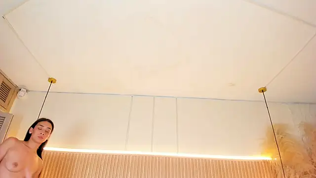 NahimiThompson: онлайн-секс-чат