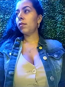 Chat XXX en directo de Luianna