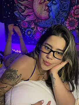 QueenNatt live XXX chat