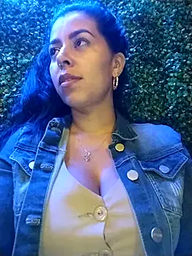 Chat XXX en directo de Luianna