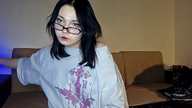 Goth_cute Adlı Modelin Canlı XXX Sohbeti