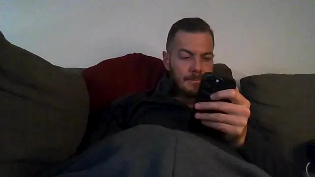 XXX chat uživo modela cheekycherryx