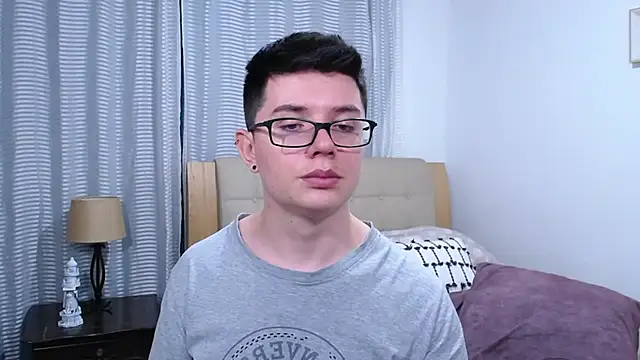 Chatroom XXX en direct de BlackFoXXX69