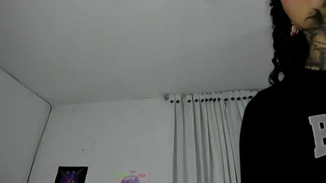 Cata_green's Live XXX Chat