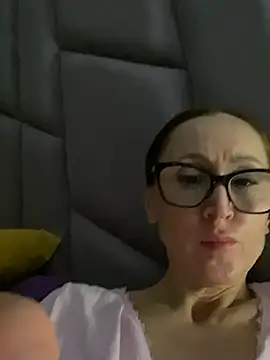 Chat +18 de LauraDavis ao vivo