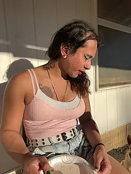 Pokazy przed kamerką – TranSexualJade95