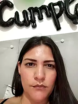 Mia_Hampton – Naživo XXX chat