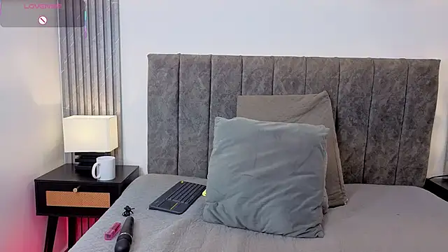 Ema_Stone65's Live XXX Chat