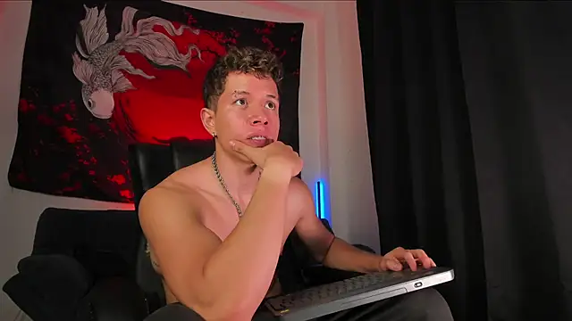 nathan_blake Adlı Modelin Canlı XXX Sohbeti