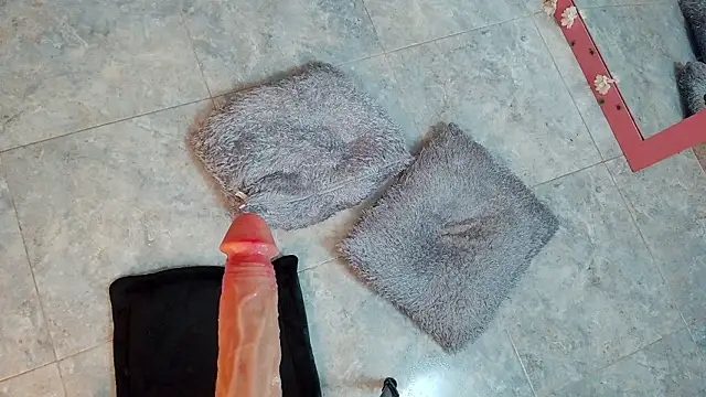 mia_roux1's Live XXX Chat