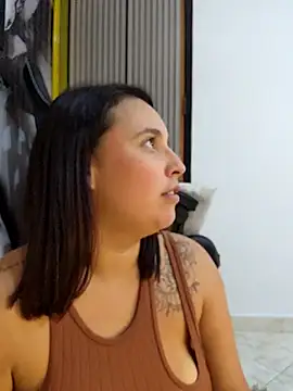 دردشة LizzRouse الجنسية المباشرة